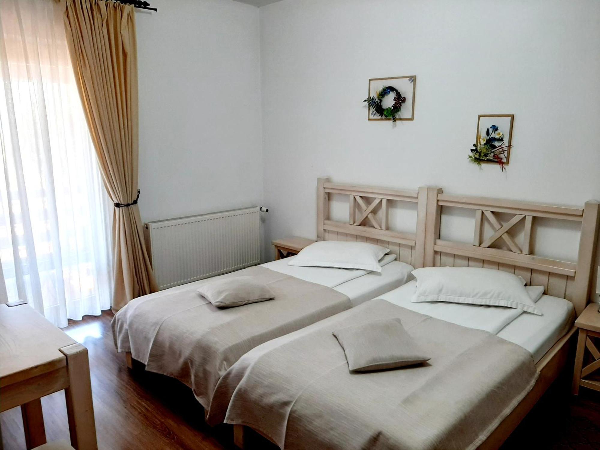 Отель Dor De Casa Doljesti Экстерьер фото