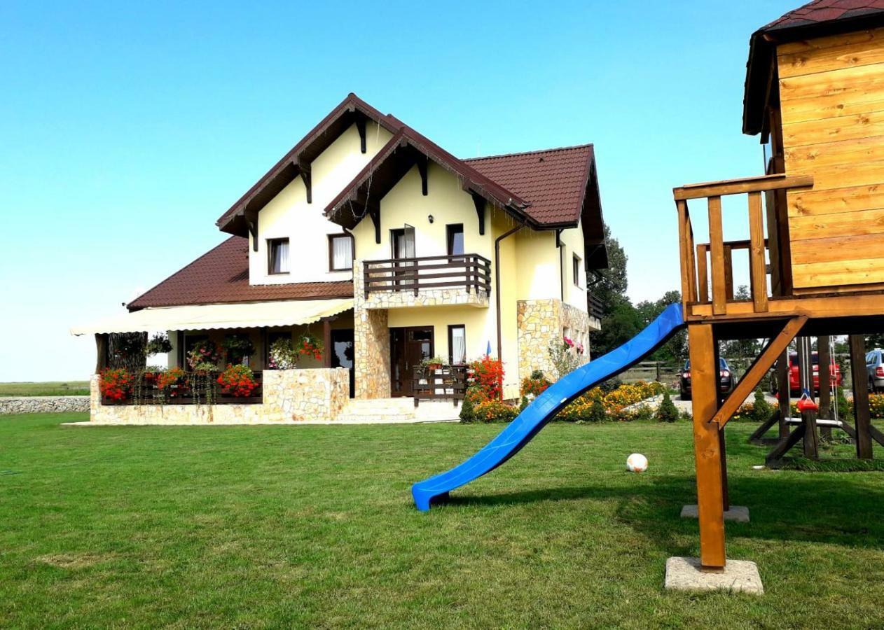 Отель Dor De Casa Doljesti Экстерьер фото